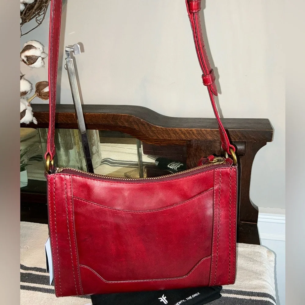 NWT Frye Leather Melissa Zip Top Saddle Crossbody Berry Lacquer Red MSRP $198